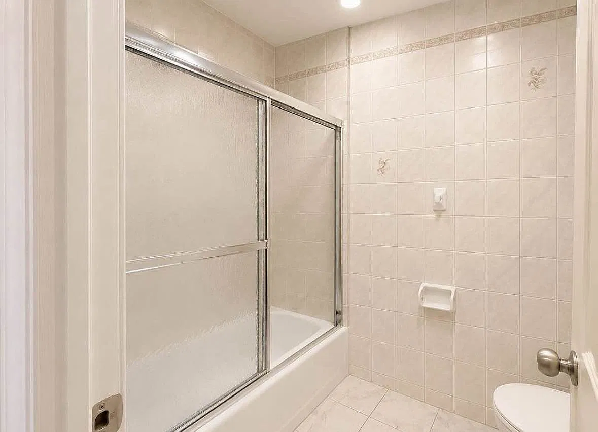 1911 Dorchester Road — Photo 4