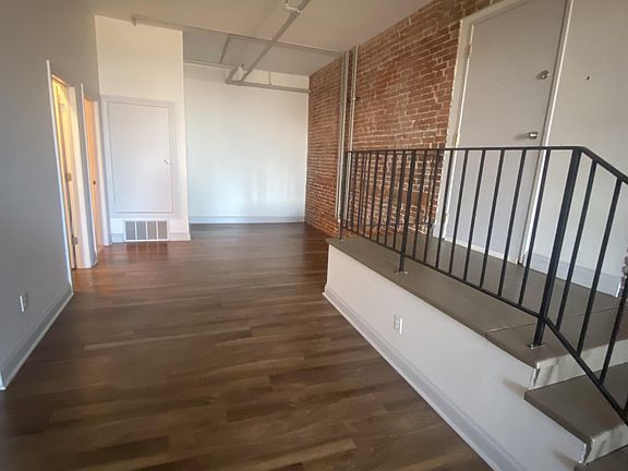 5th image of 309 Delaware St #205