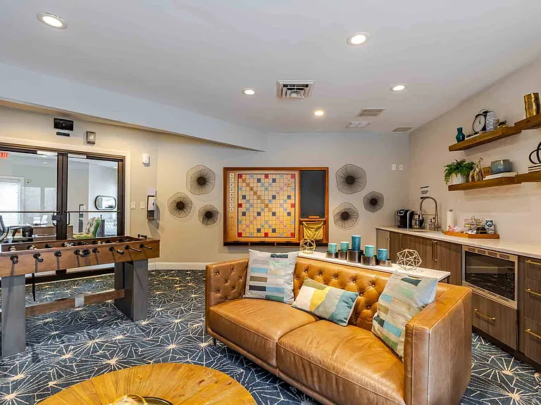 Woodside Apartments — Photo 10