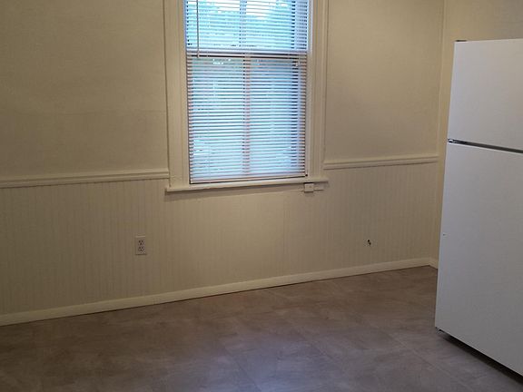 3rd image of 3017 Lemp Ave