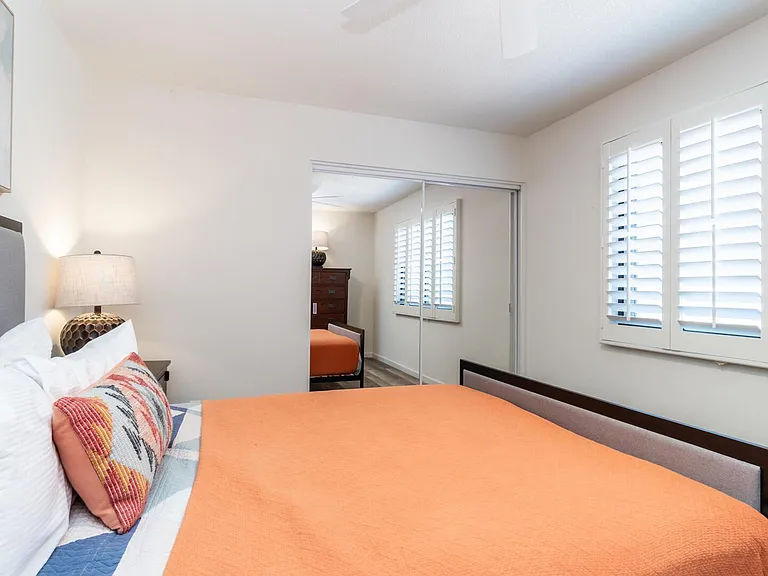 1460 N La Rosa Dr — Photo 11