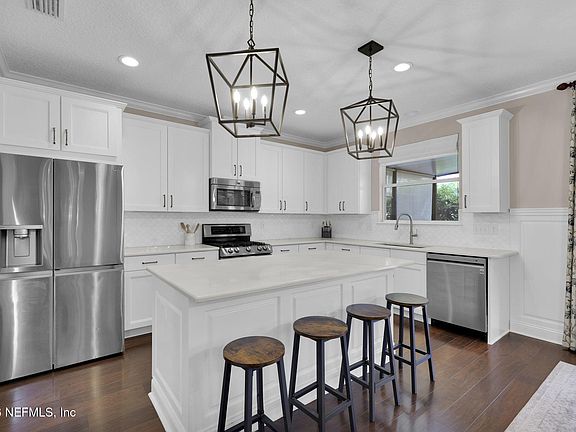 3rd image of 148 SCOTTSDALE Drive