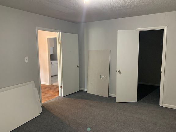 3rd image of 3824 NW Dearborn Ave