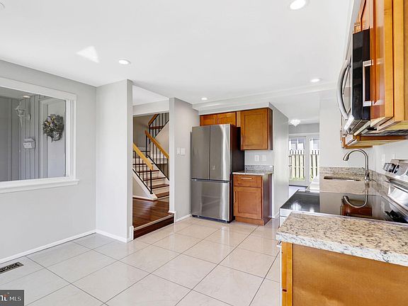 5th image of 18550 Split Rock Ln