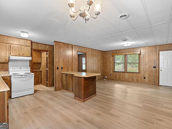 5th image of 214 Ashland Dr