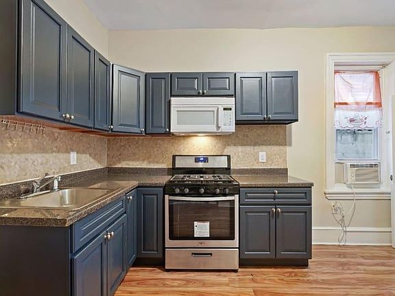 4th image of 2347 N 18th St #2347