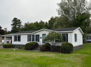 72 Champagne Rd, Gardner, MA 01440