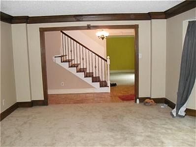 3rd image of 1902 Roanwood Dr