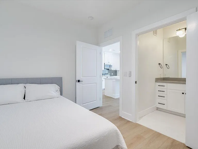 3000 Duval St #102 — Photo 18
