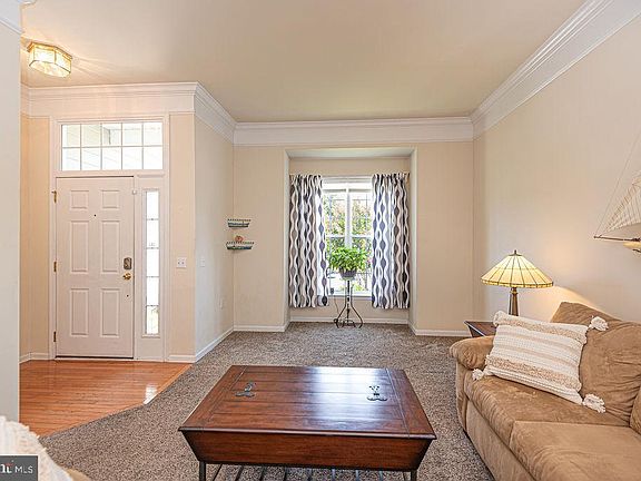 3rd image of 6 Easton Ave