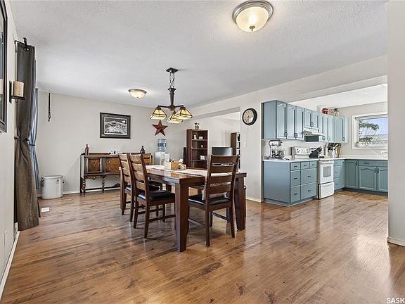 4th image of 149 2nd AVENUE S