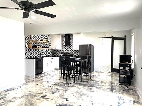 3rd image of 705 Belle Pointe Blvd