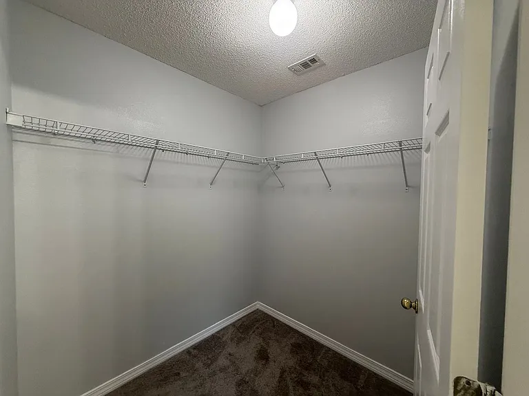 4902 Chads Cir — Photo 11