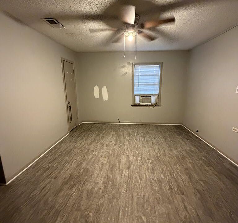 10th image of 103 W Thomas St