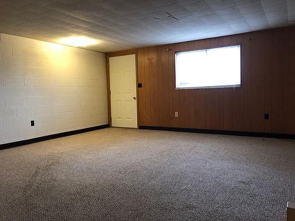 ENTRANCE TO LIVING ROOM
