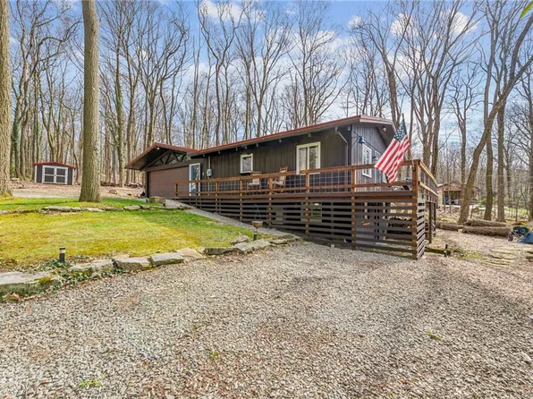 2095 Rocky Ridge Rd, Acme, PA 15610