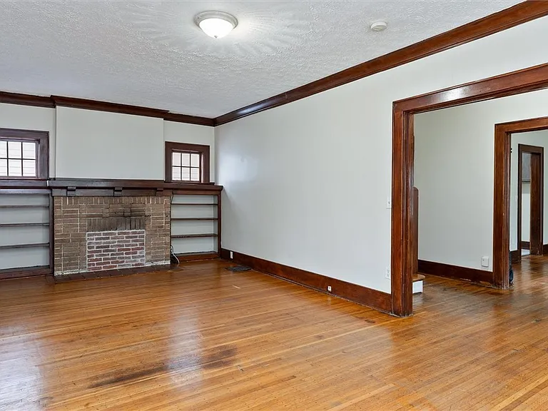 19 Genesee Park Blvd — Photo 12