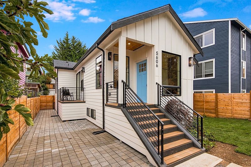 2nd image of 5606 11th Avenue NE