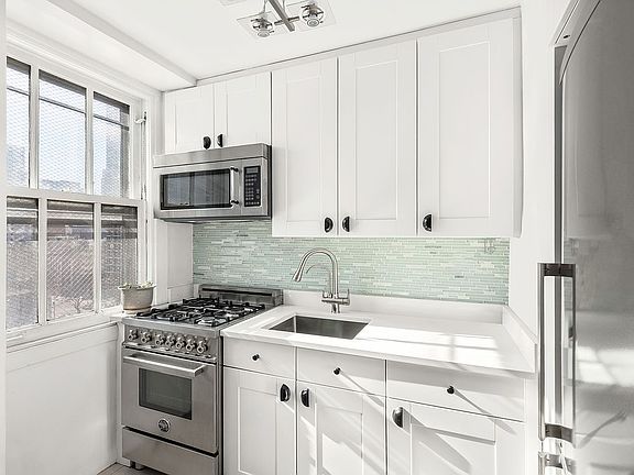 4th image of 240 E 35th St APT 9B