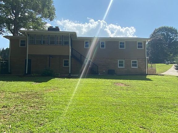 4th image of 1557 Pineview Ln NW