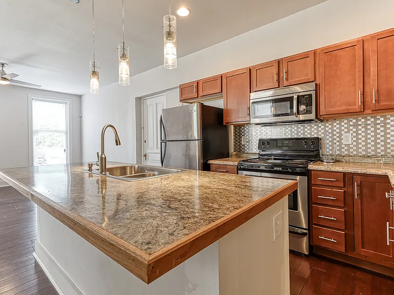 2352 Kemper Ln — Photo 16