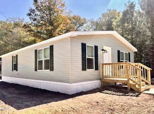 115 Middle Rd, Greentown, PA 18426