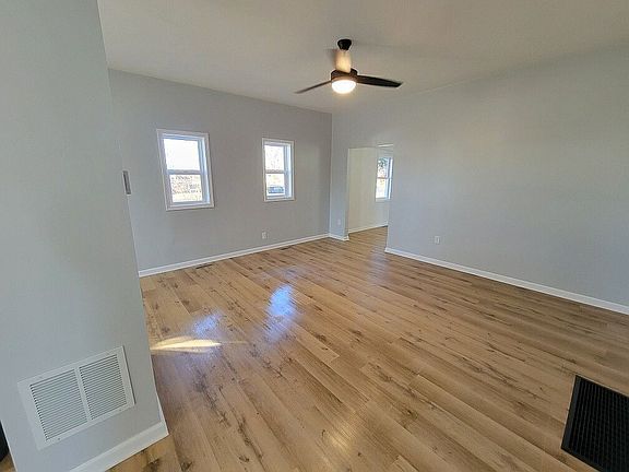 3rd image of 410 East St