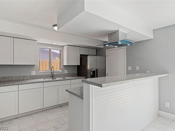4th image of 3909 W Oakey Blvd