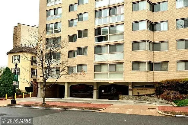 922 Foggy Bottom 24th St NW — Photo 2