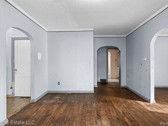 5th image of 1125 E Hayes Ave