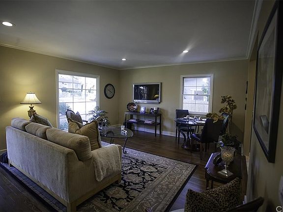 4th image of 360 Mariposa Ave