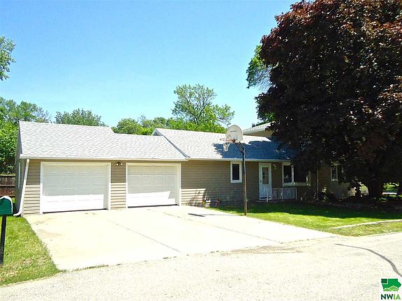 3rd image of 303 Majella St