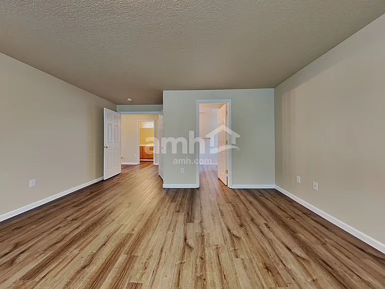 2512 NW 15th St — Photo 13