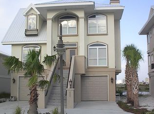 1450 Caribe Dr, Navarre, FL 32566