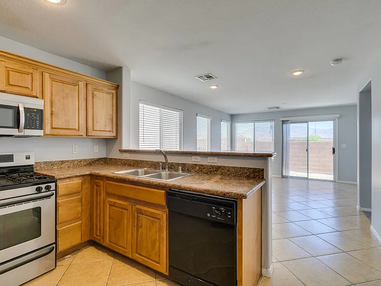 8424 Walker Gardens Pl — Photo 30