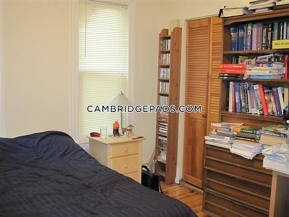 2nd image of 23 Oak St #U1a