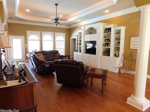 5th image of 4221 Robinwood Cir