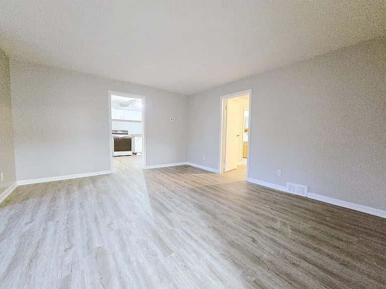 533 Columbia St #A — Photo 3