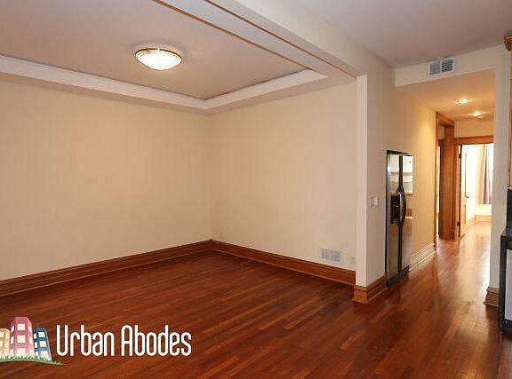 5th image of 833 N Rockwell St #2M