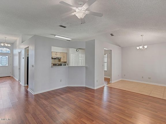5th image of 13245 Mendenhall Pl