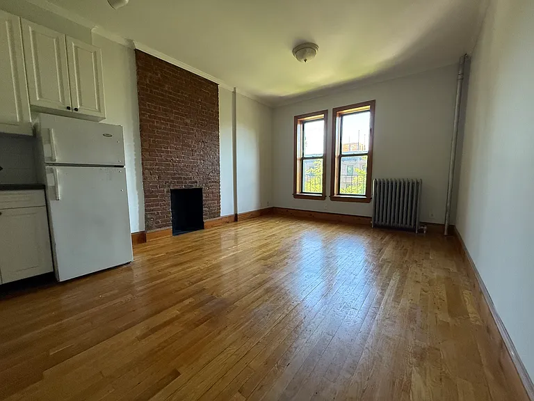 360 Union St #C2 — Photo 5