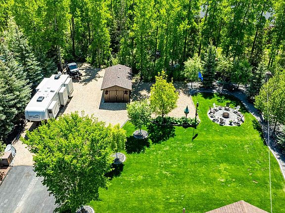 3rd image of 301 Jarvis Glen Ct