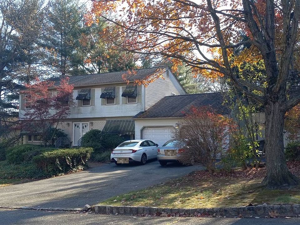 2nd image of 1 Deer Run Ct