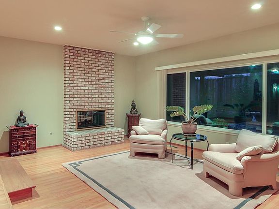 5th image of 1592 Hyde Dr