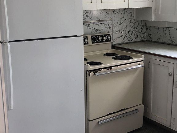 5th image of 468-470 NE Maiden Ln
