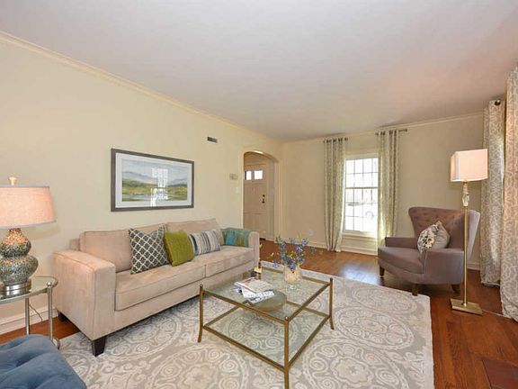 3rd image of 6040 N Kent Ave