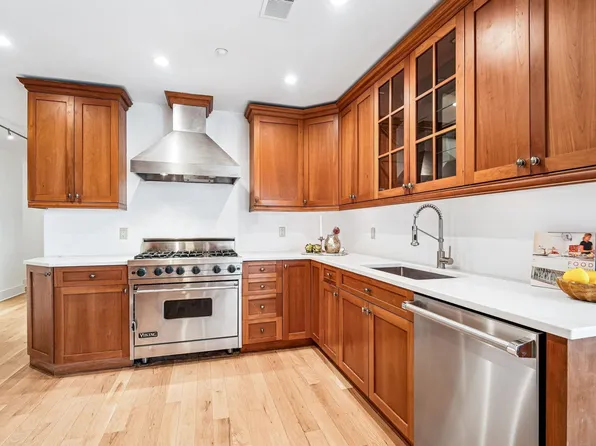 174 Washington Street image 18 of 32