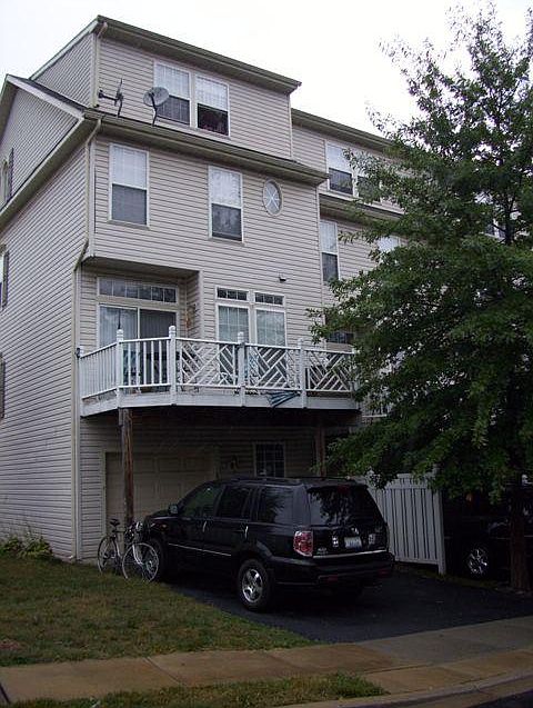 2nd image of 571 Eisenhower Dr