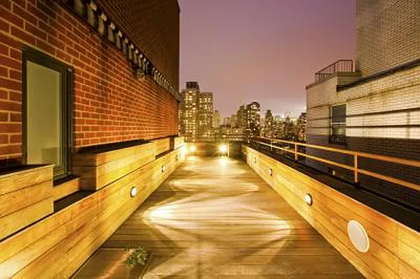 Sold by Aclawrence | media 41