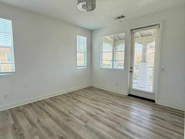 14072 Volare Ct — Photo 47